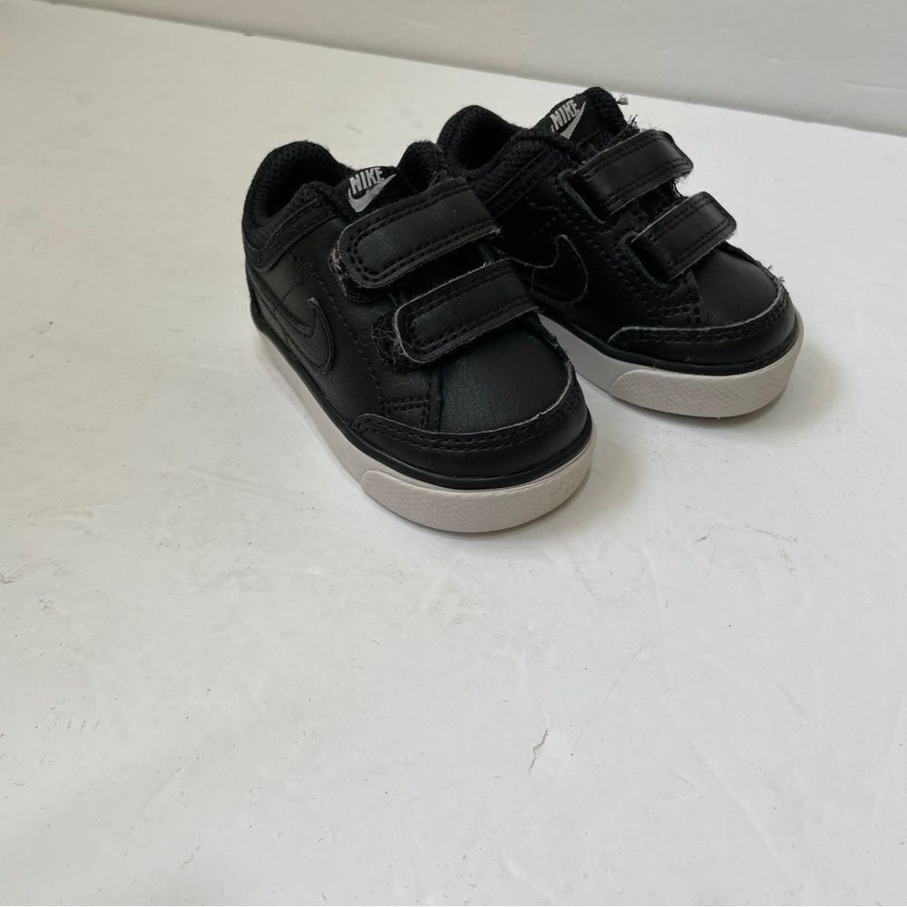 NIKE CAPRI 3 BLACKβ LEATHERβSNEAKERS